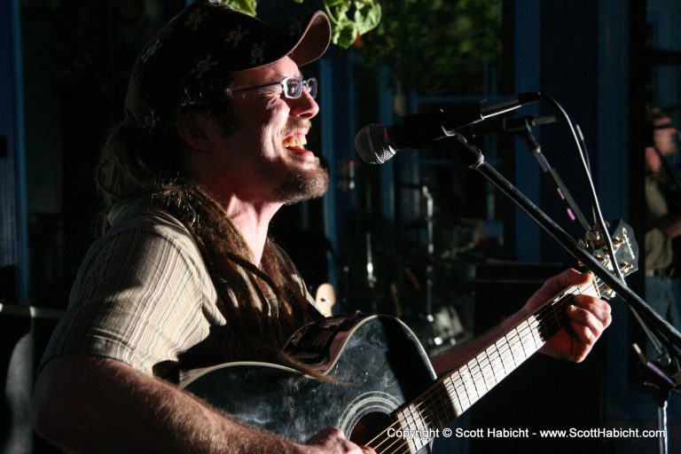 And during the set break, Skrow did his best to sing to them all.