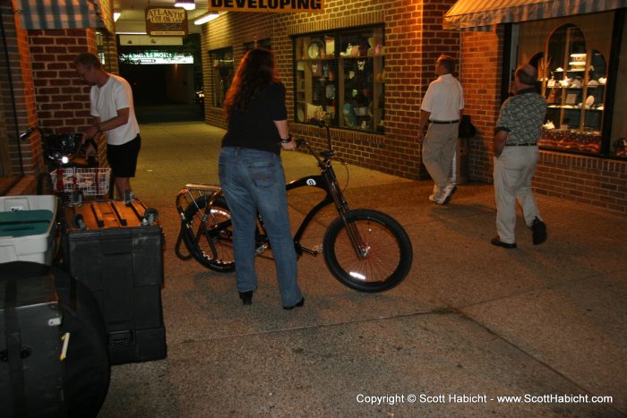 Check out the eight ball beach cruiser she has....