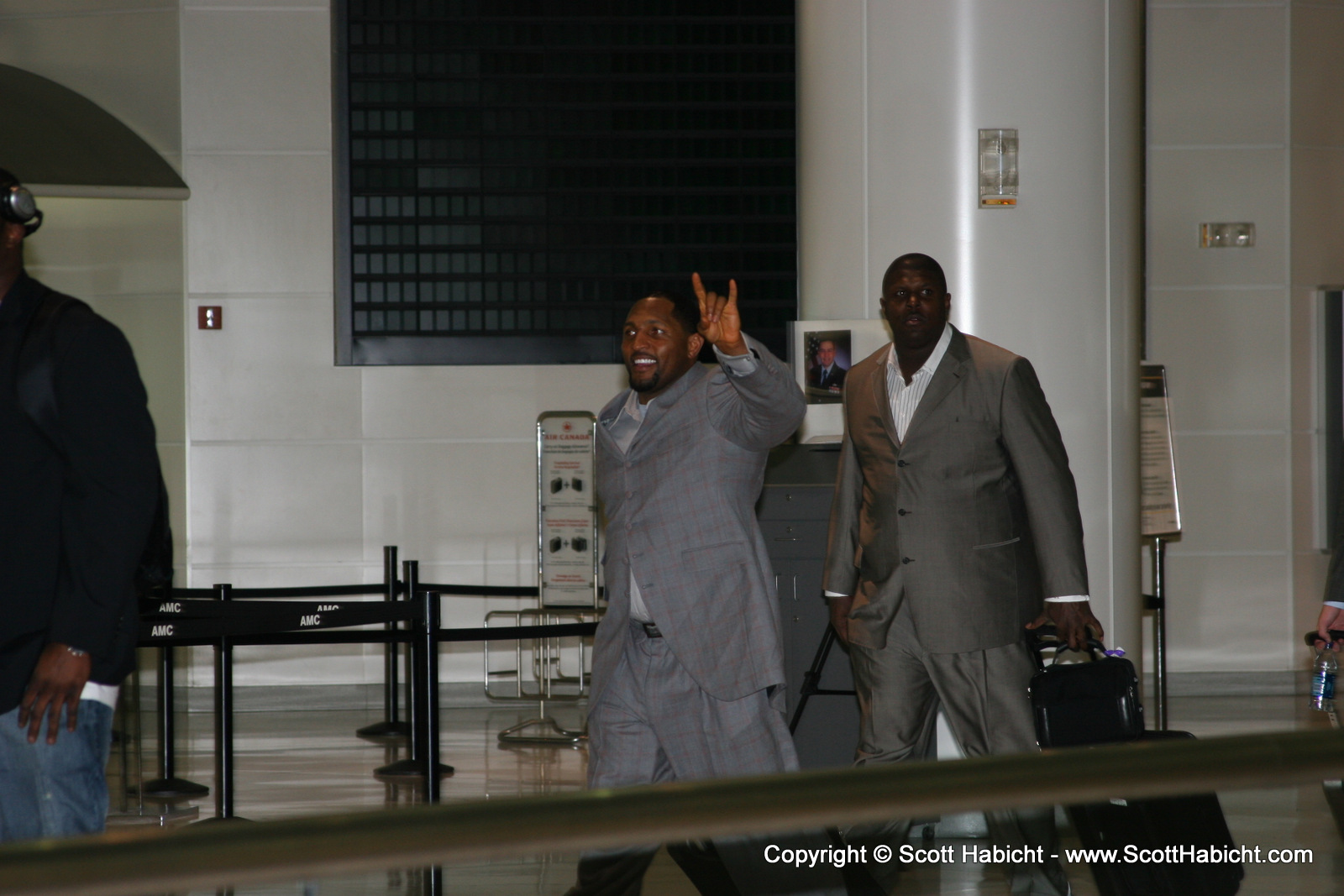 After the Raven's game, we decided to great the players on their arrival back to BWI. This is Ray Lewis. Click here for more pictures.