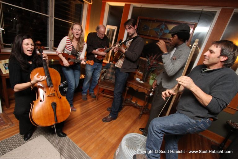And we stopped by for the fun!!! Check out the album "Victoria Vox @ House Warming Party - Baltimore, MD" for those pictures.